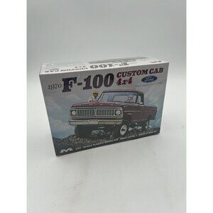 Moebius Models 1/25 1970 Ford F-100 Custom Cab 4x4 MOE1230